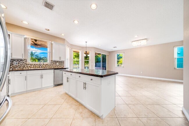 Foto del edificio - 2324 Simonson Dr