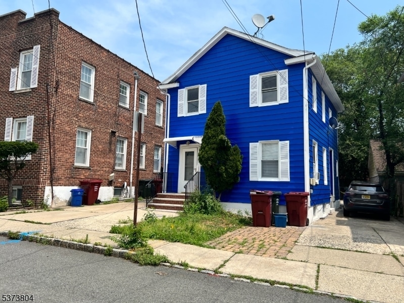 Primary Photo - 10 Humbert St