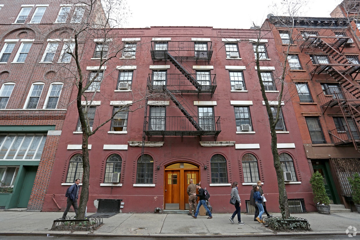 Building Photo - 76 Horatio St