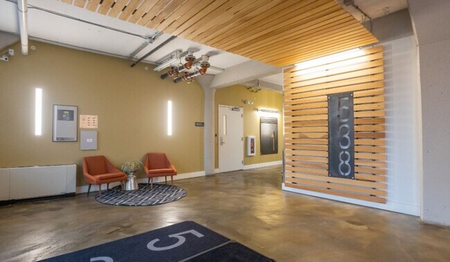 Foto del interior - Experience Historic Charm with Modern Luxury at 538 Erie Blvd. West