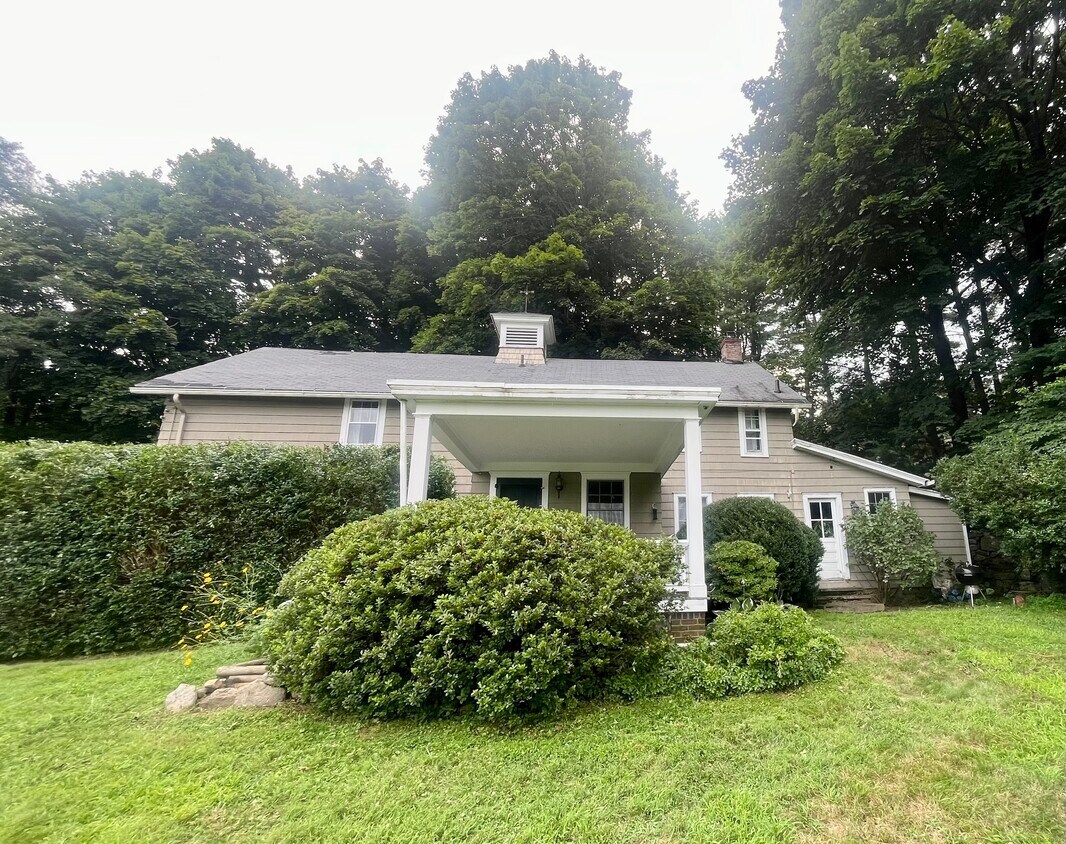 Primary Photo - 550 Ridgefield Rd