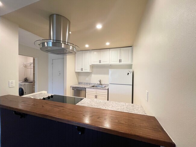 Building Photo - 77845 California Dr