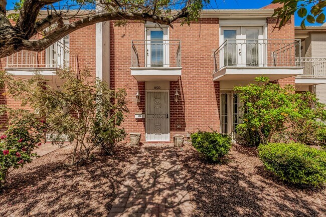 Foto del edificio - LVCC 3 BD 2.5 Ba Townhouse overlooking the golf course!  RECENTLY REFURBISHED with Beautiful upgr...