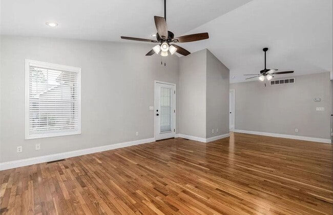 Foto del edificio - 5 Bedroom Home Located in Waynesville, MO!