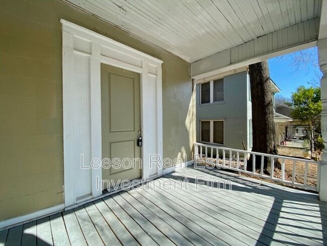 Building Photo - 546 Dalzell St