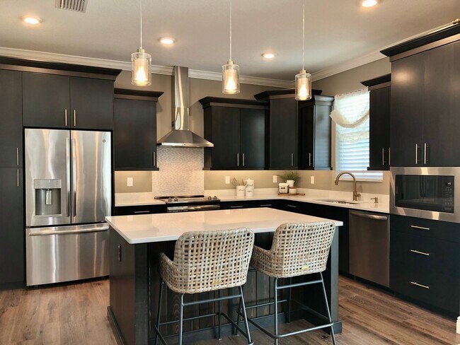 Building Photo - 2 Bedroom and Office. Single Family Home i...