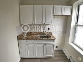 Building Photo - 160 N Beacon St
