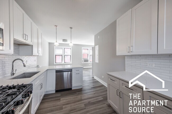 Building Photo - 3953 N Janssen Ave