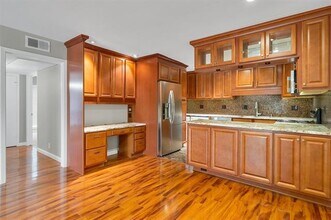 Building Photo - 5303 Fleetwood Oaks Ave