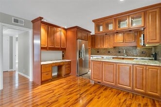 Building Photo - 5303 Fleetwood Oaks Ave