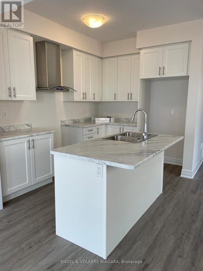 Building Photo - 9266 Griffon St