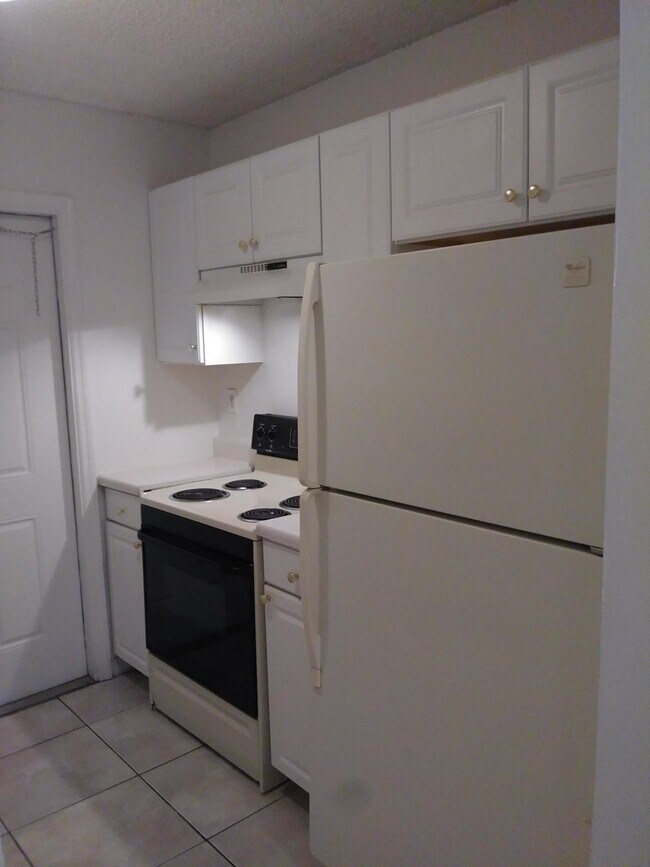 Building Photo - 1259 W 37th Ct