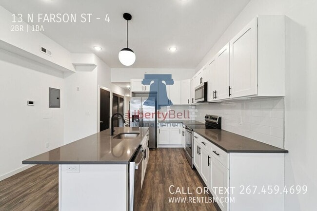 Building Photo - 13 Farson St