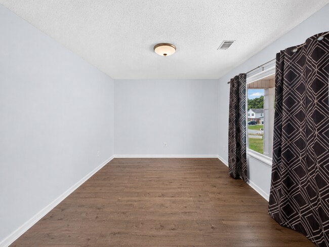 Foto del edificio - 4810 Golden Leaf Ln