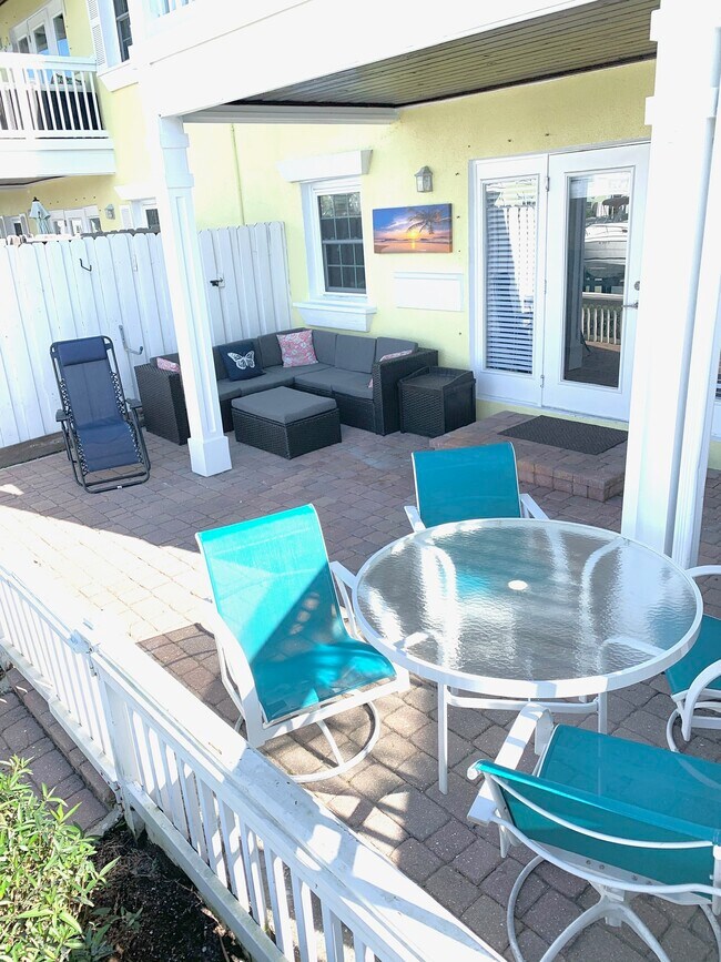 Sundeck with BBQ - 5265 Beach Dr SE