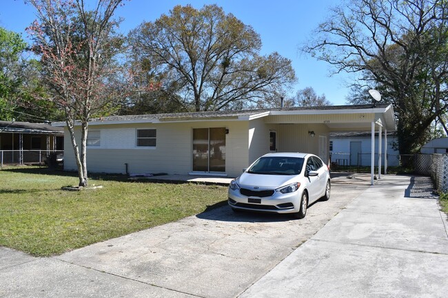 Foto del edificio - 4735 Redstone Dr