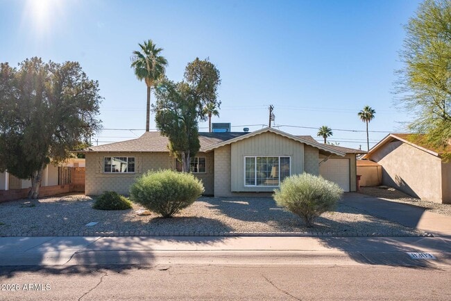 Foto del edificio - 8303 E Glenrosa Ave