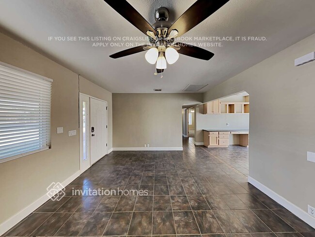 Building Photo - 661 N Sunland Dr