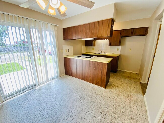 Foto del edificio - 1359 Chippewa Dr