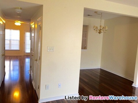 Building Photo - 5504 Springwater Ln
