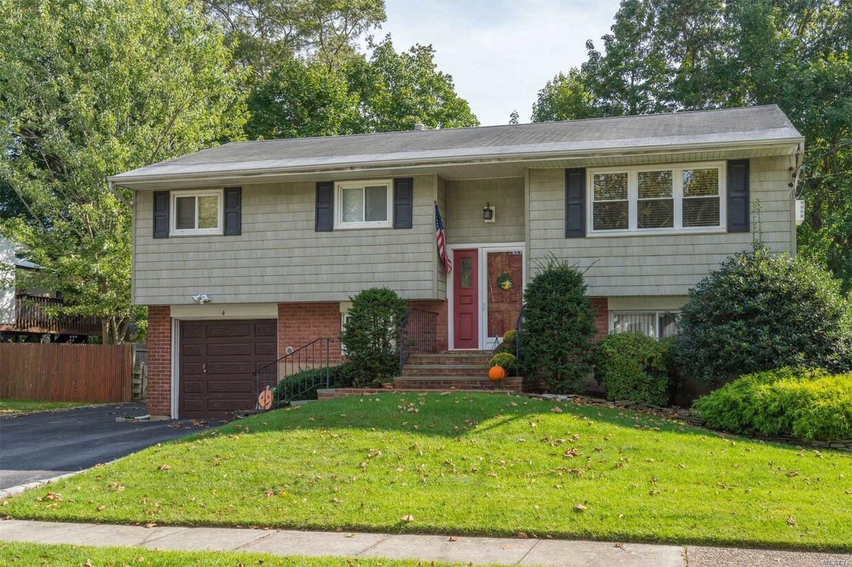 4 Alice Ln, Commack, NY 11725 House for Rent in Commack, NY