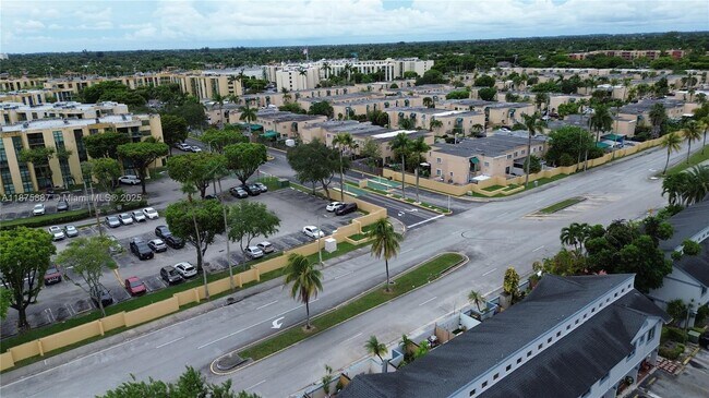 Foto del edificio - 11715 SW 18th St