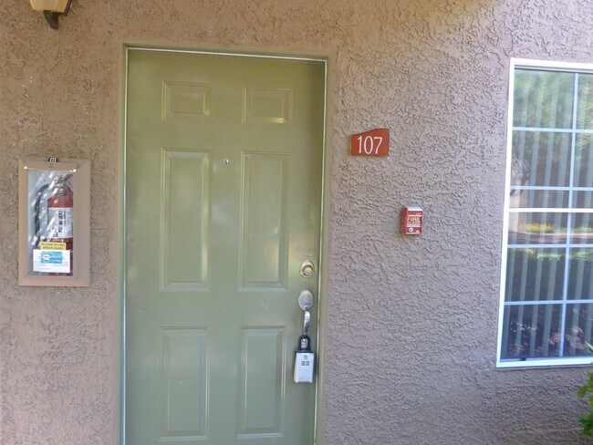 Building Photo - 2110 Sealion Dr
