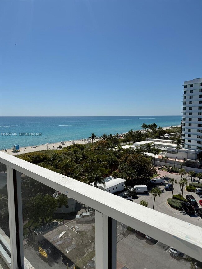 Building Photo - 5313 Collins Ave