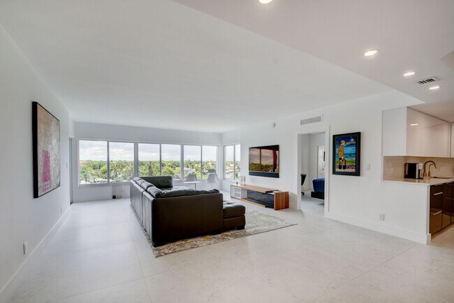 Foto del edificio - 1000 Lowry St