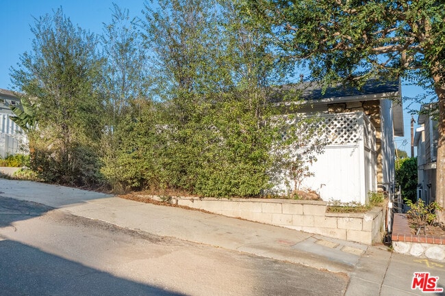 Building Photo - 3108 Laurel Ave