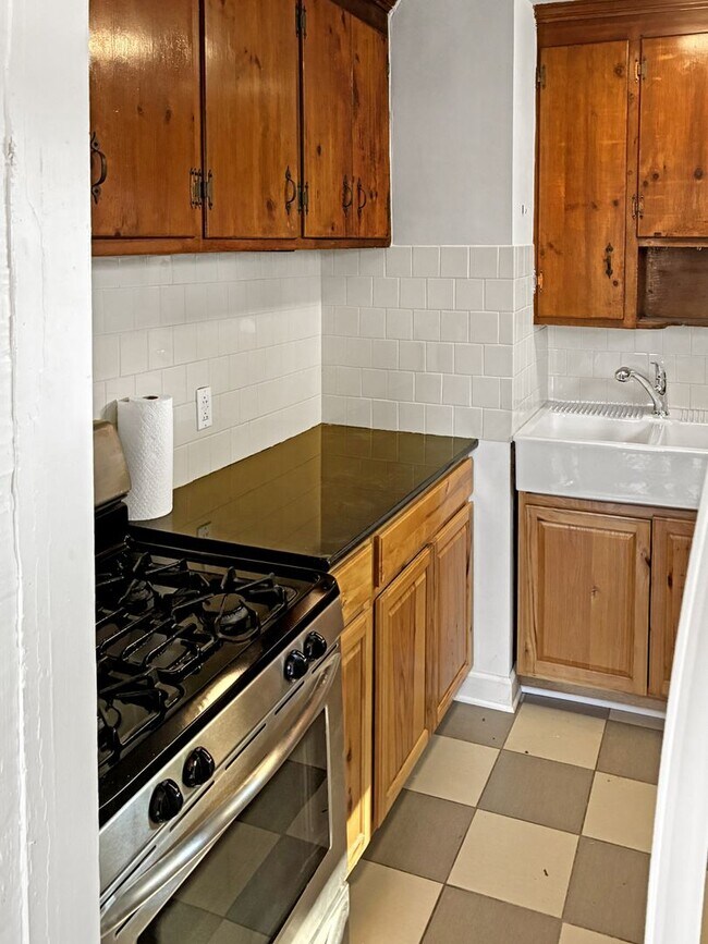 Foto del edificio - Holiday Special! – No Application Fee This Season! Newly Remodeled 3 Bedroom Home - Northside RVA