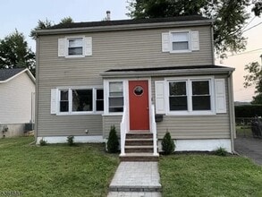 Building Photo - 151 Island Ave