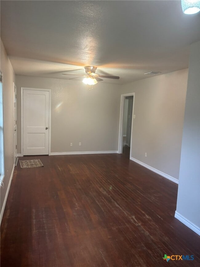 Building Photo - 2905 Wildwood St