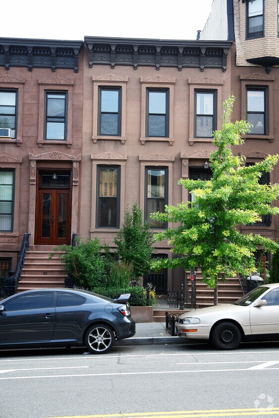 Primary Photo - 425 9th St