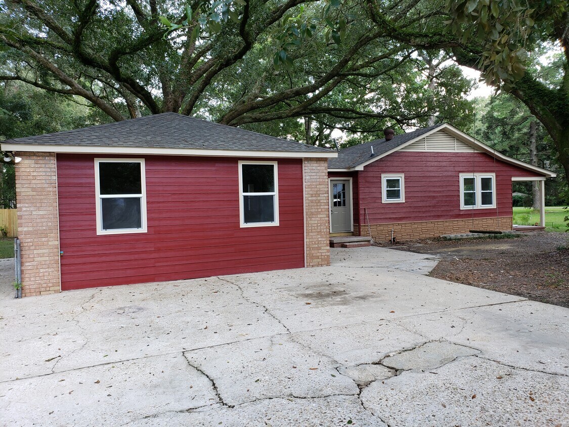 Primary Photo - 6125 Kleinpeter Rd