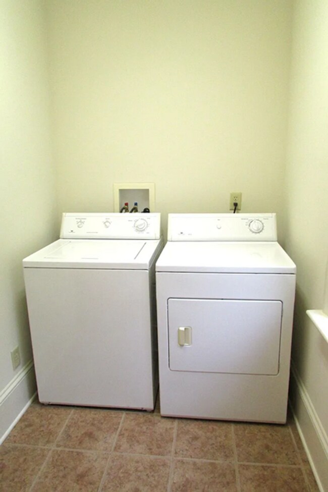 Foto del edificio - Beautiful 2bd 2.5 bath home!