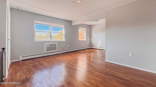 Building Photo - 1515 Allen Ave