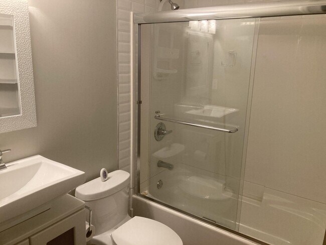 Photo du bâtiment - 13520-1355A 55 A Ave