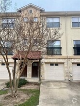 Building Photo - 13420 Lyndhurst St