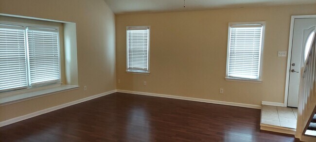 Building Photo - Dam Neck Estates