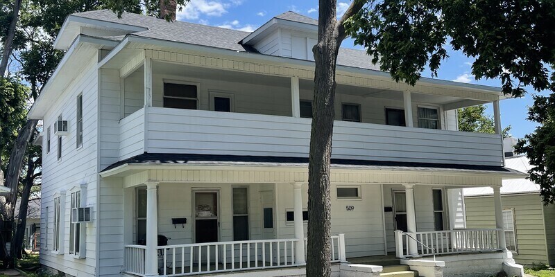 Primary Photo - 4 plex
