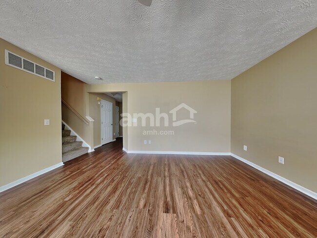 Foto del edificio - 7393 Cumberland Circle