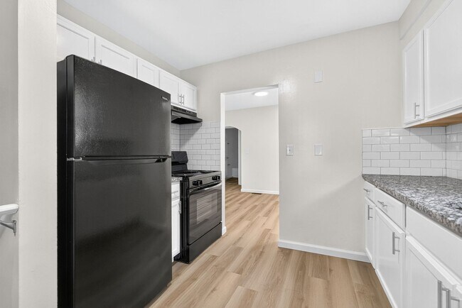 Building Photo - Updated 3 Bedroom Home - Available Now!