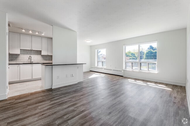 2BR, 1BA - 893SF - Living Room - 1301 Dundas