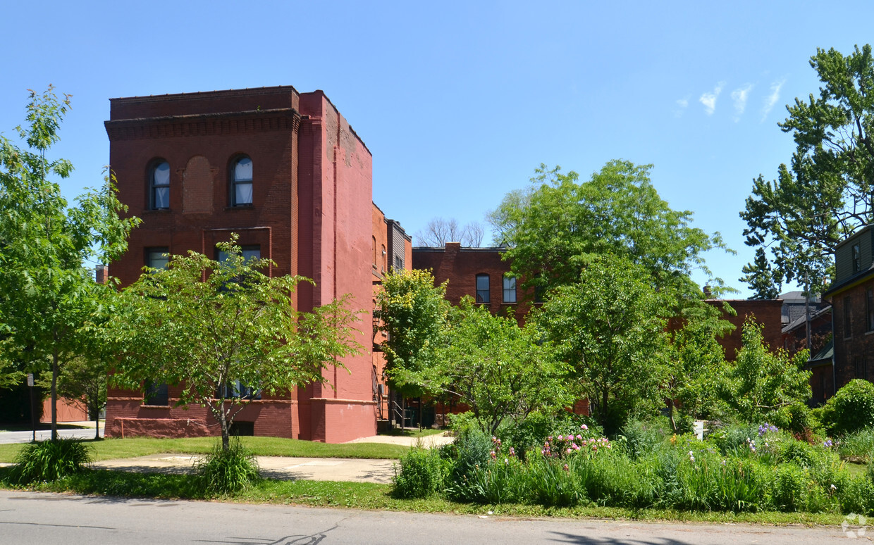 Foto del edificio - 111 Prospect Ave