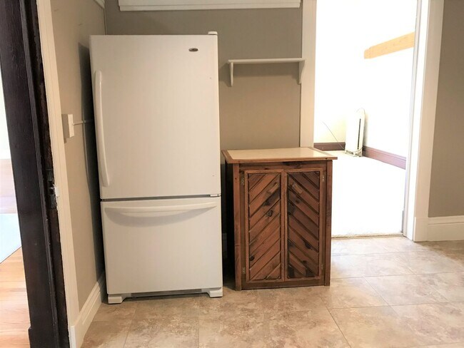 Building Photo - 5 S Broadway