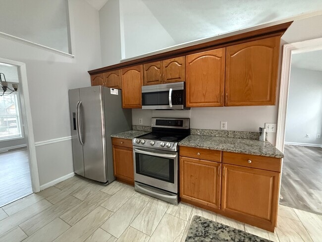 Building Photo - 5600 Sugar Crossing Dr