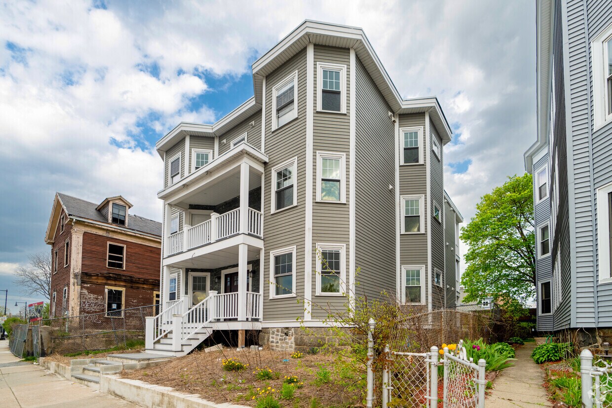 La 679 Columbia Road se encuentra en Dorchester, Massachusetts. - Columbia Rd Condominium Development