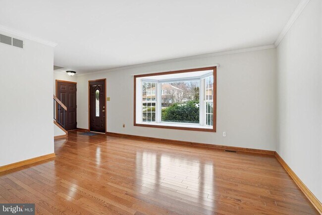 Foto del edificio - 56 Jasen Dr