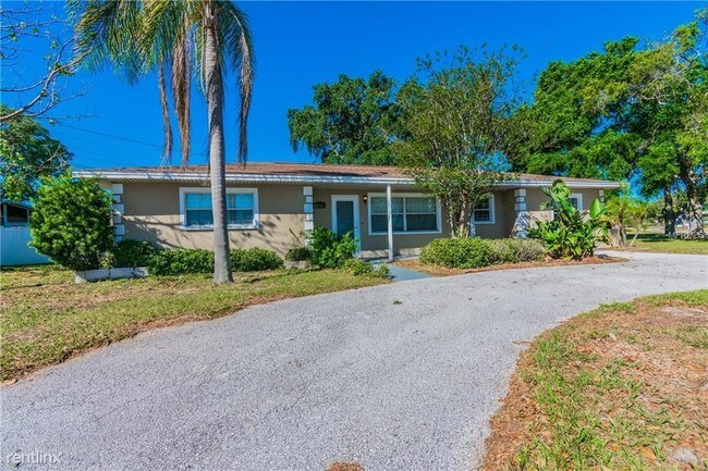 Building Photo - 3 br, 2 bath House - 11318 62nd Ave